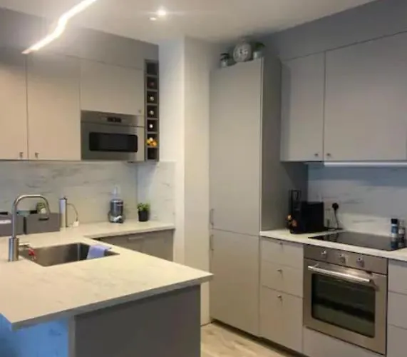 New Furnished - View Of Grand Canal Dock