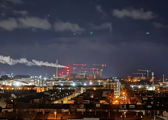 New Furnished - View Of Grand Canal Dock * Dublino